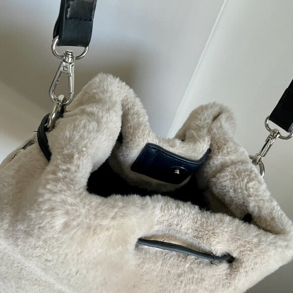 House of Harlow 1960 Cream Faux Fur Bag Crossbody Bucket Shoulder Tote Cardcase - Picture 13 of 15